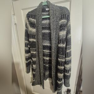 Reitmans Black and White Patterned Sweater